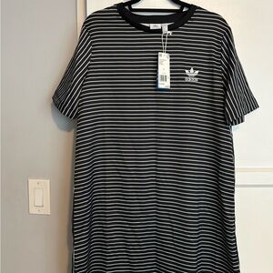 🆕 Adidas Tshirt Dress Navy and White Striped Short Sleeve Tee.